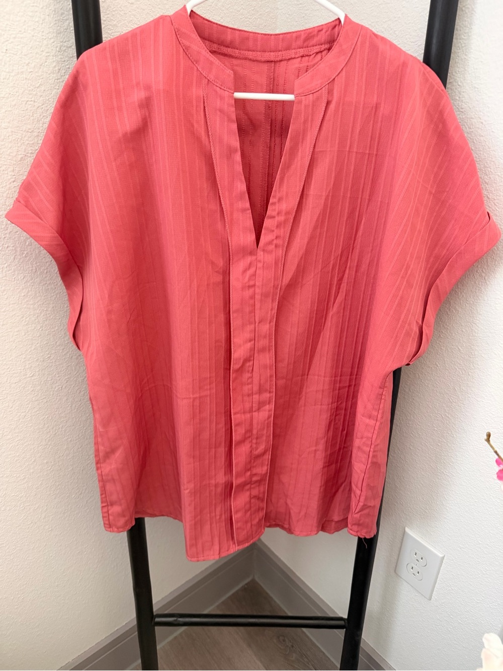 SHEIN Coral Split V-Neck Short Sleeve Tunic